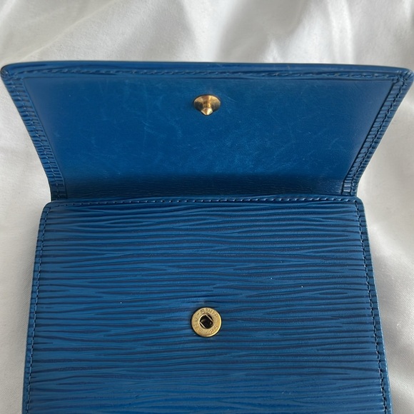 Louis Vuitton Vintage Epi Leather Wallet - Picture 3 of 10